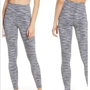 ZELLA Space Dye High Waist Ankle Leggings
SMALL.